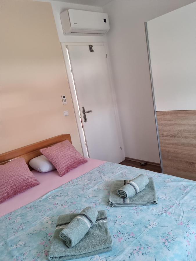 Appartments D&D Peroj Eksteriør bilde