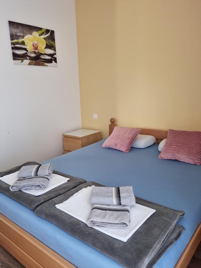 Appartments D&D Peroj Eksteriør bilde