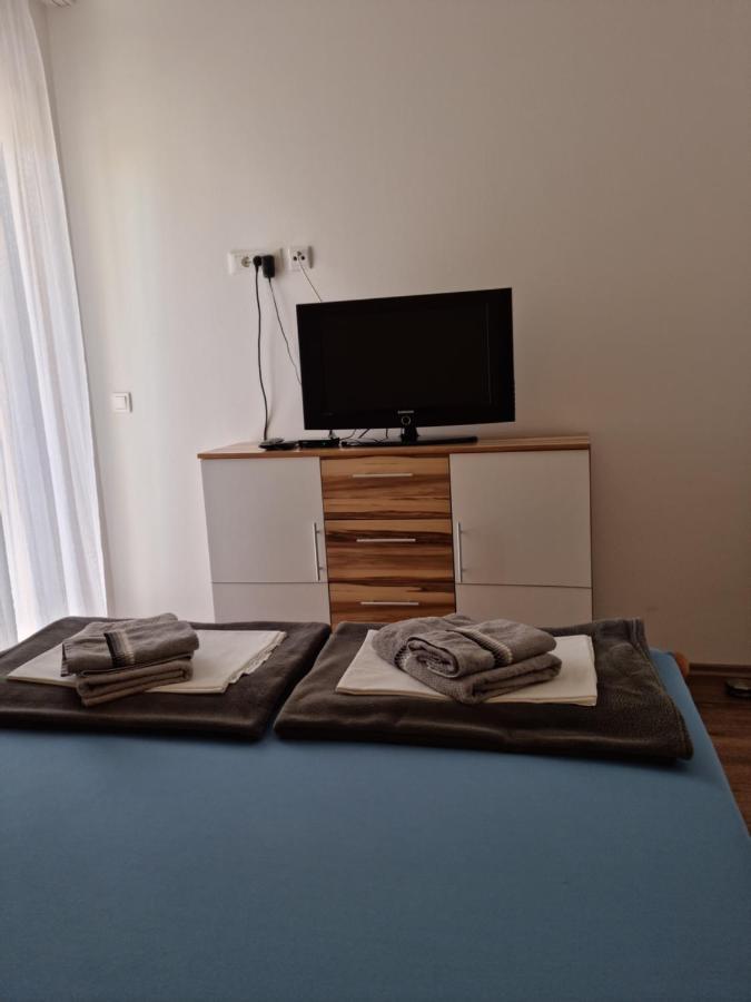 Appartments D&D Peroj Eksteriør bilde